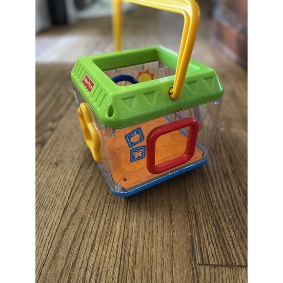 Fisher Price Peek A Boo Block Shape Sorter Baby Musical Sounds Cube FOR REPAIR - Picture 3 of 12